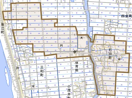 石田町とその周辺の地図。町の範囲を重ねている