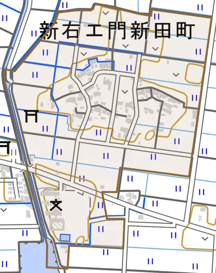 新右エ門新田町とその周辺の地図。町の範囲を重ねている