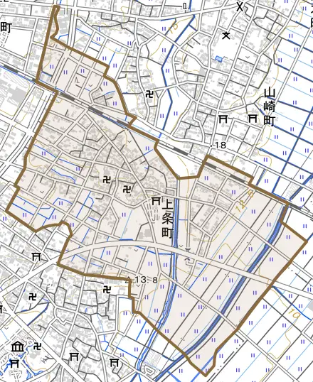 上条町とその周辺の地図。町の範囲を重ねている