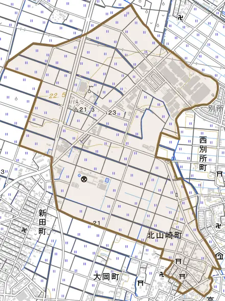 北山崎町とその周辺の地図。町の範囲を重ねている