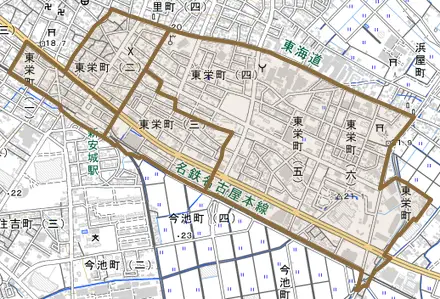 東栄町とその周辺の地図。町の範囲を重ねている