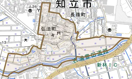 弘法町とその周辺の地図。町の範囲を重ねている