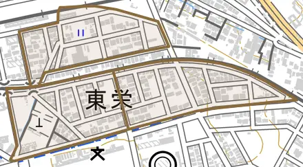 東栄とその周辺の地図。町の範囲を重ねている