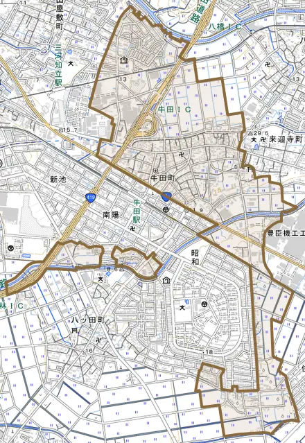 牛田町とその周辺の地図。町の範囲を重ねている