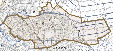 谷田町とその周辺の地図。町の範囲を重ねている