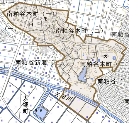南粕谷本町とその周辺の地図。町の範囲を重ねている