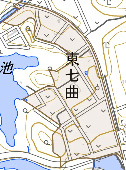 東七曲とその周辺の地図。町の範囲を重ねている