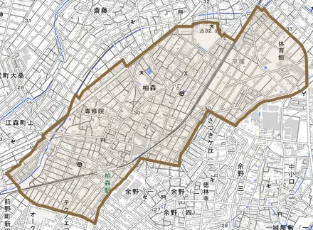 大字柏森とその周辺の地図。町の範囲を重ねている
