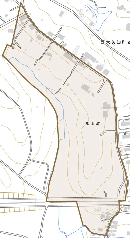 兀山町とその周辺の地図。町の範囲を重ねている