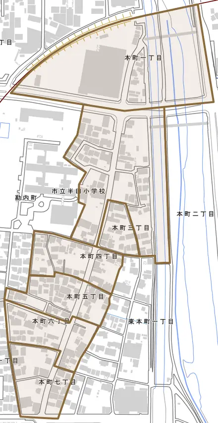 本町とその周辺の地図。町の範囲を重ねている