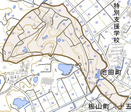 十三塚町とその周辺の地図。町の範囲を重ねている