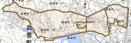 鴉根町とその周辺の地図。町の範囲を重ねている
