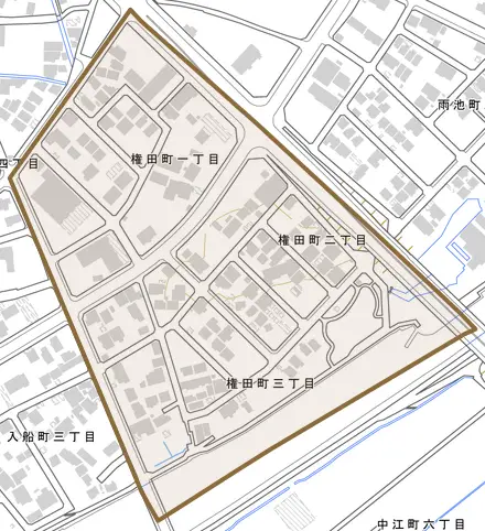 権田町とその周辺の地図。町の範囲を重ねている