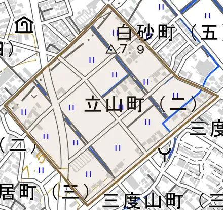 立山町とその周辺の地図。町の範囲を重ねている