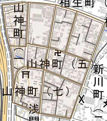 山神町とその周辺の地図。町の範囲を重ねている