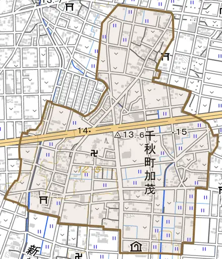 千秋町加茂とその周辺の地図。町の範囲を重ねている