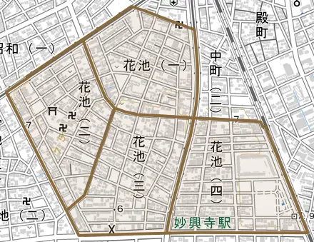 花池とその周辺の地図。町の範囲を重ねている