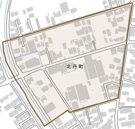 北丹町とその周辺の地図。町の範囲を重ねている