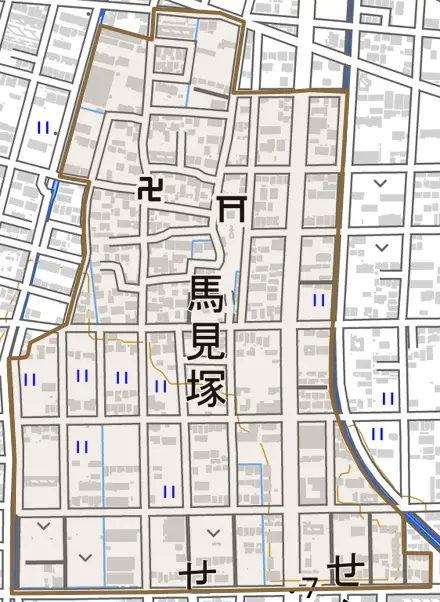 馬見塚とその周辺の地図。町の範囲を重ねている