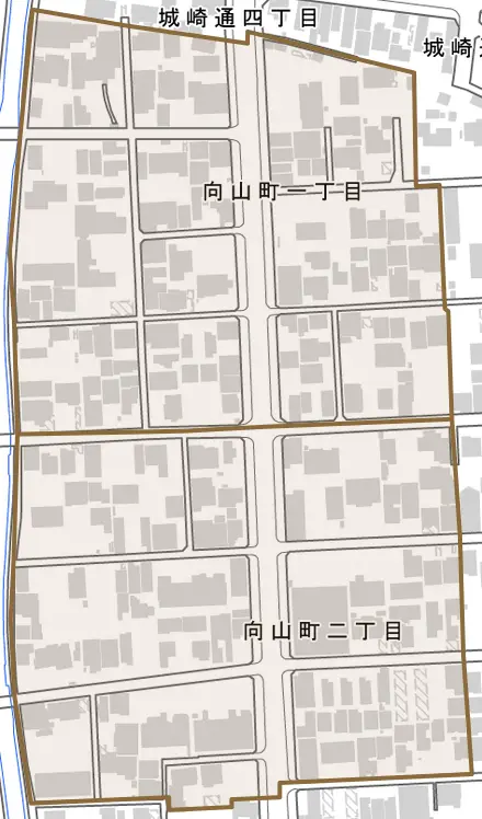 向山町とその周辺の地図。町の範囲を重ねている