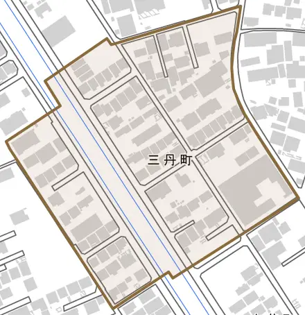 三丹町とその周辺の地図。町の範囲を重ねている