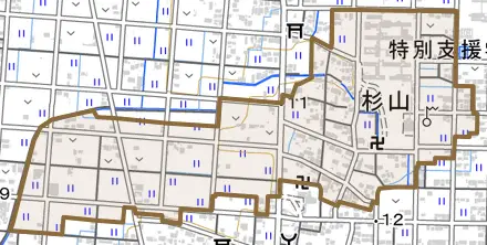 杉山とその周辺の地図。町の範囲を重ねている
