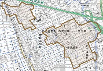 赤池池田町とその周辺の地図。町の範囲を重ねている
