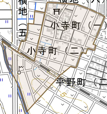 小寺町とその周辺の地図。町の範囲を重ねている