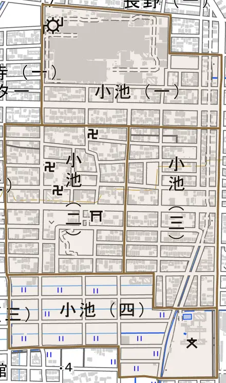 小池とその周辺の地図。町の範囲を重ねている