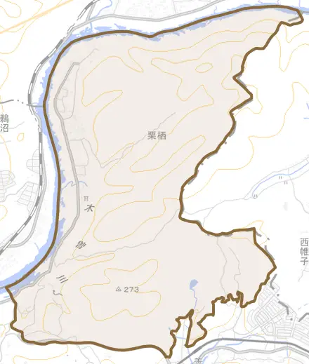 大字栗栖とその周辺の地図。町の範囲を重ねている