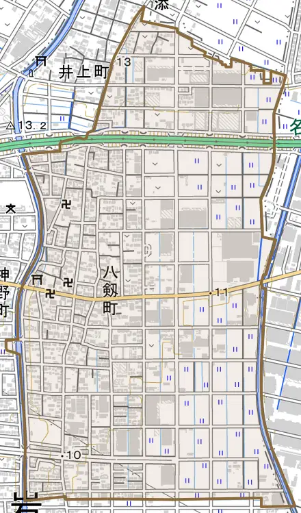 八剱町とその周辺の地図。町の範囲を重ねている
