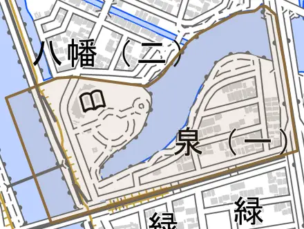 泉とその周辺の地図。町の範囲を重ねている