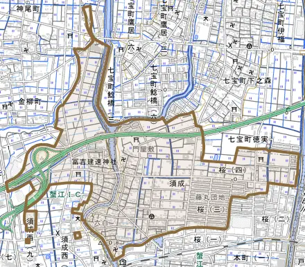 大字須成とその周辺の地図。町の範囲を重ねている