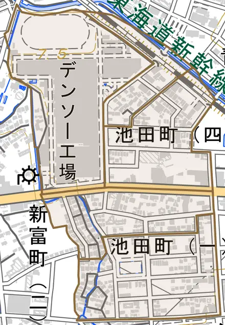 池田町とその周辺の地図。町の範囲を重ねている