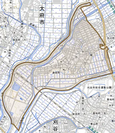 泉田町とその周辺の地図。町の範囲を重ねている