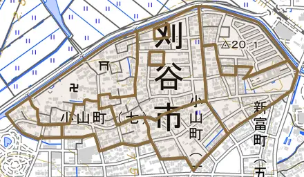 小山町とその周辺の地図。町の範囲を重ねている