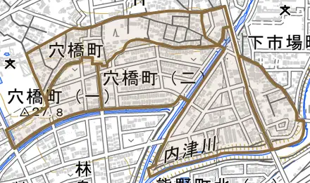 穴橋町とその周辺の地図。町の範囲を重ねている
