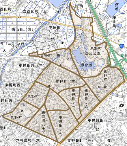 東野町とその周辺の地図。町の範囲を重ねている