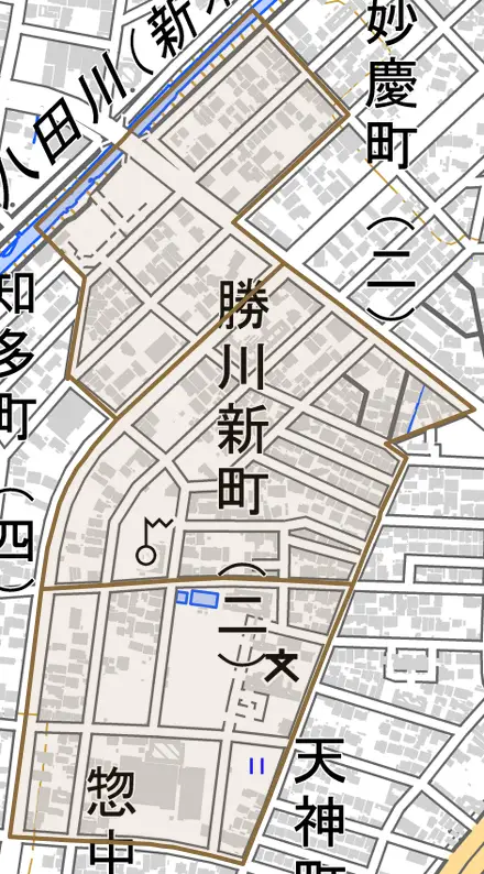 勝川新町とその周辺の地図。町の範囲を重ねている