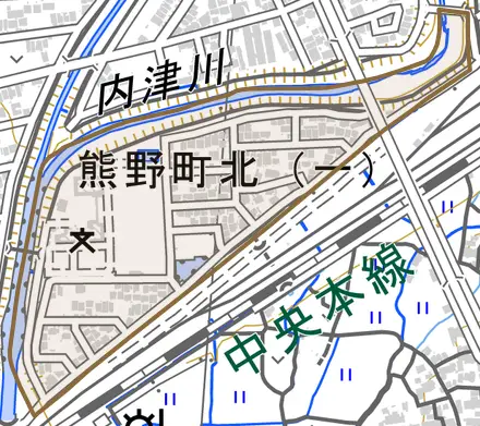 熊野町北とその周辺の地図。町の範囲を重ねている