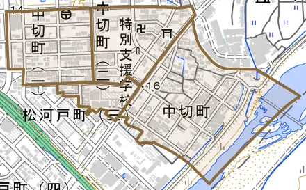 中切町とその周辺の地図。町の範囲を重ねている