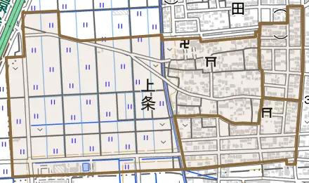 上条とその周辺の地図。町の範囲を重ねている