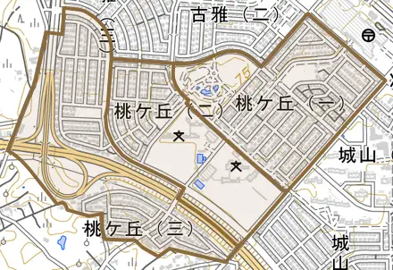 桃ケ丘とその周辺の地図。町の範囲を重ねている