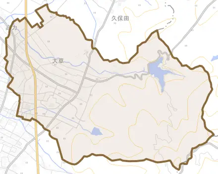 大字大草とその周辺の地図。町の範囲を重ねている