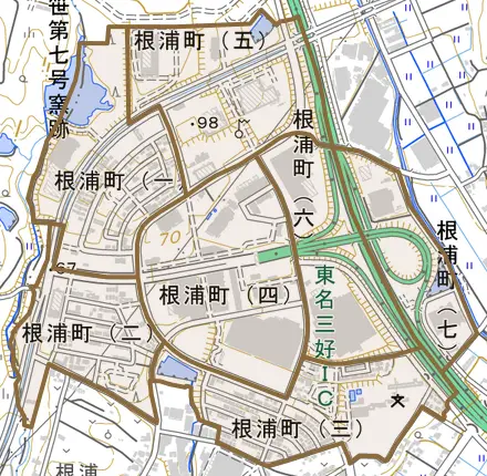 根浦町とその周辺の地図。町の範囲を重ねている