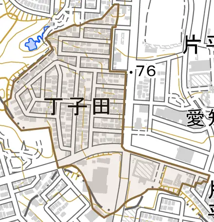 丁子田とその周辺の地図。町の範囲を重ねている