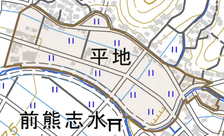 平地とその周辺の地図。町の範囲を重ねている