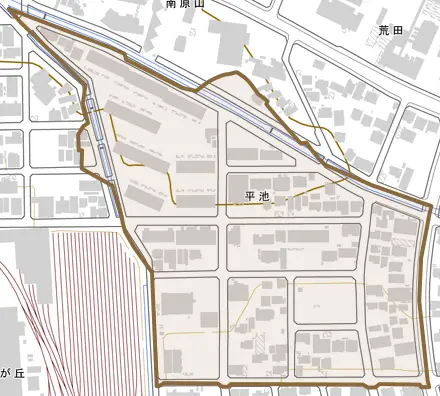 平池とその周辺の地図。町の範囲を重ねている