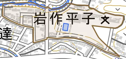 岩作平子とその周辺の地図。町の範囲を重ねている