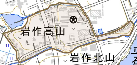 岩作高山とその周辺の地図。町の範囲を重ねている